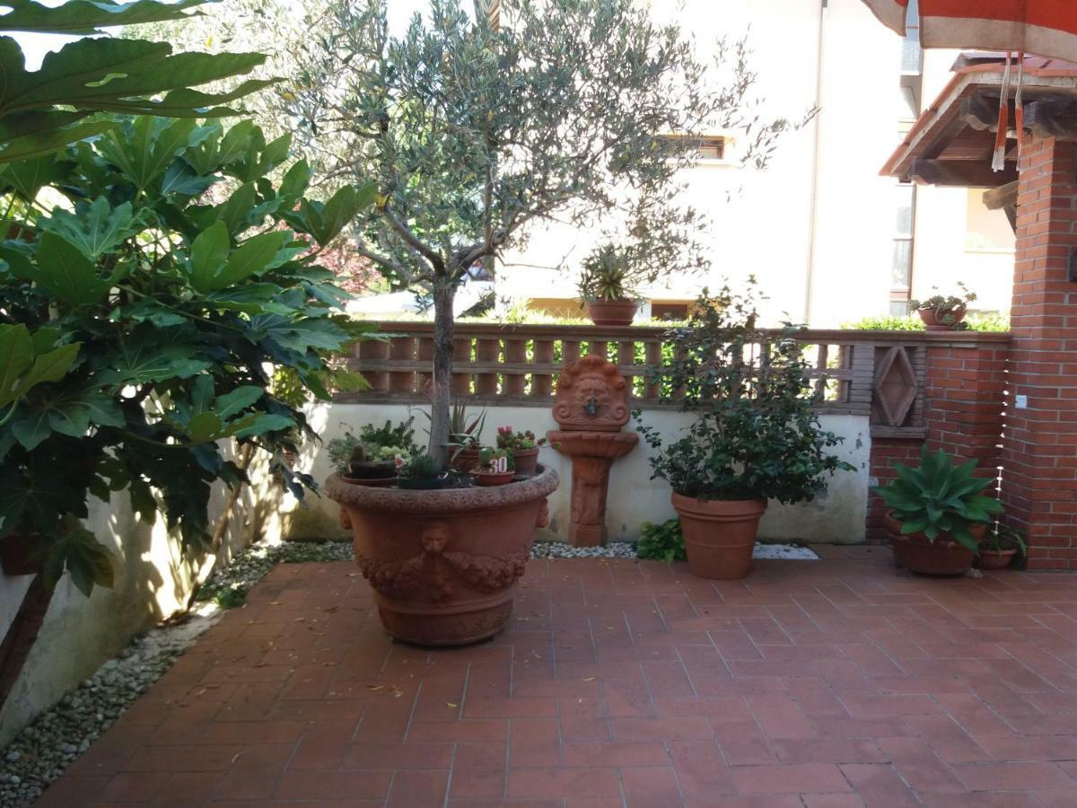 Raffinato Bilocale A Lido Di Camaiore Vicino Al Mare Exterior photo